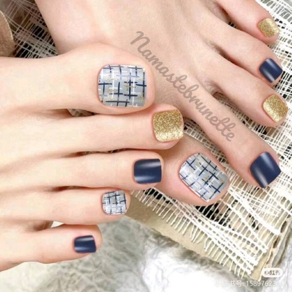 2/$16 Plaid Glitter Press On Toenails